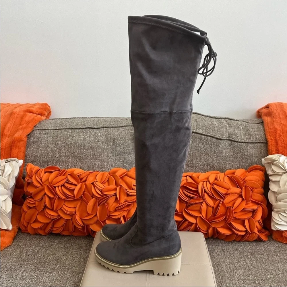 ❣️🆕Nicole Miller Grey Faux Suede Over The Knee Boots❣️